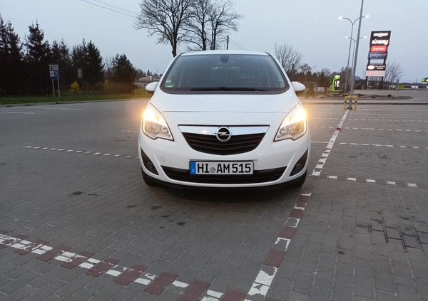 Opel Meriva cena 29900 przebieg: 111700, rok produkcji 2013 z Czersk małe 277